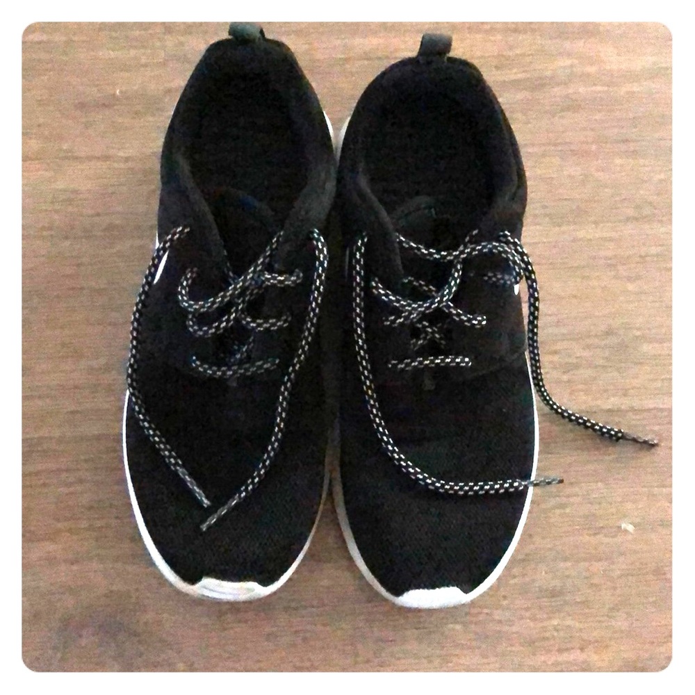 Nike tennis shoes
